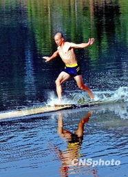 水上漂图片,探寻自然与艺术的和谐共鸣 第3张 水上漂图片,探寻自然与艺术的和谐共鸣 第3张